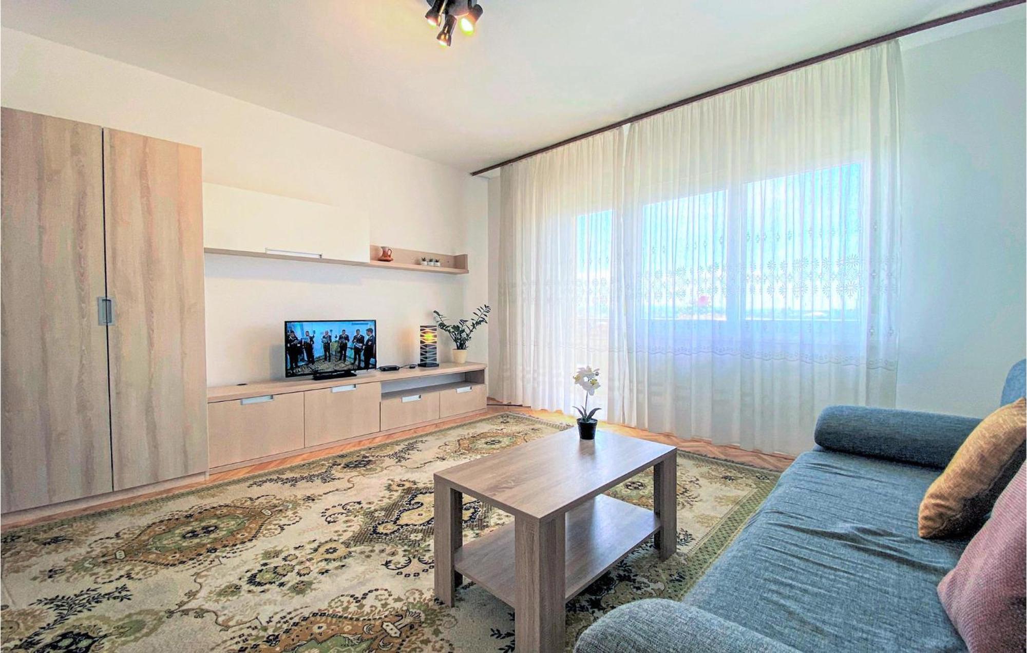 1 Bedroom Nice Apartment In Kastel Sucurac Kaštela Eksteriør bilde