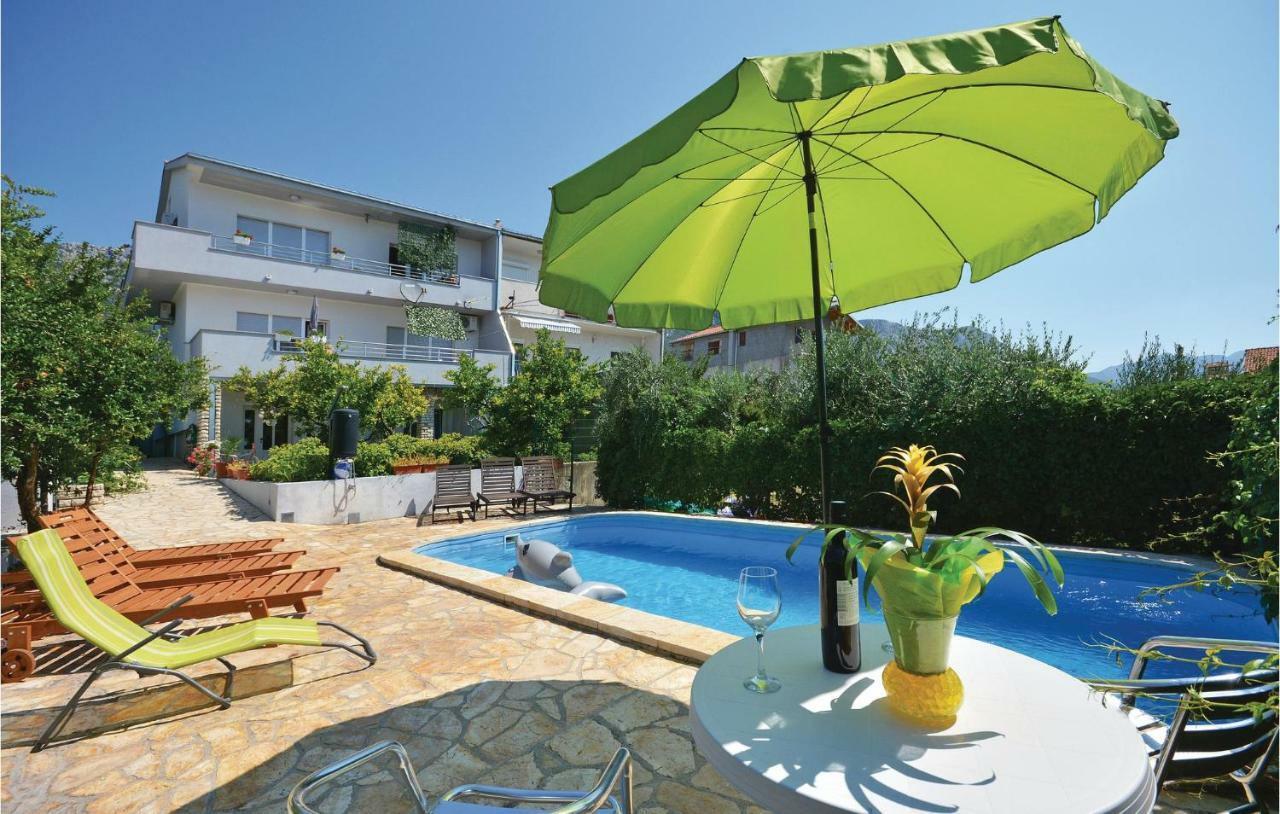 1 Bedroom Nice Apartment In Kastel Sucurac Kaštela Eksteriør bilde